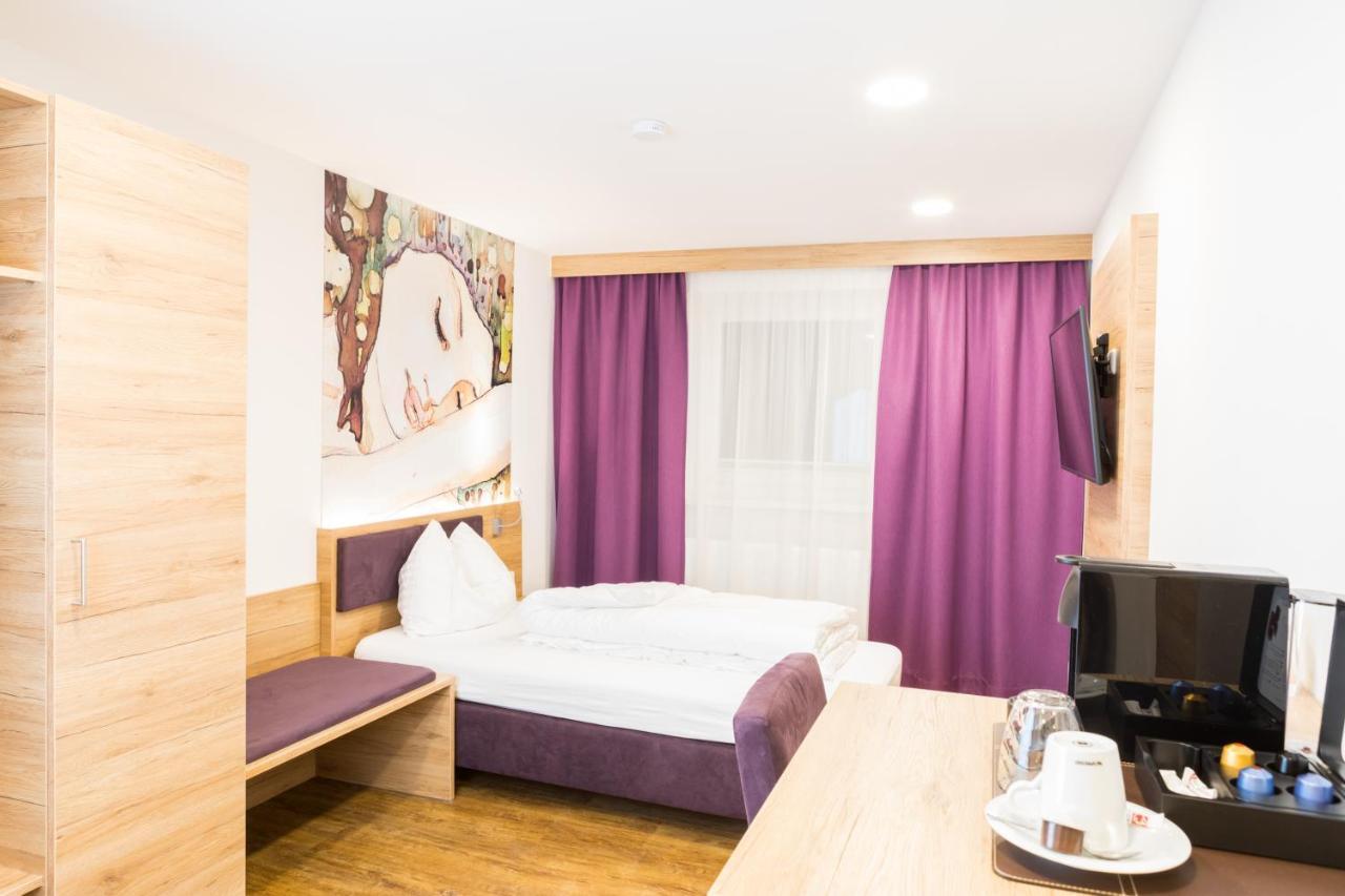 Hotel Stiegler Bed & Breakfast Timelkam Exterior photo